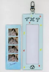 【中古】収納・携帯用アイテム ボムギュ 4カットフォトホルダー 「TOMORROW X TOGETHER JAPAN ORIGINAL MERCHANDISE “PRODUCED BY MOA” 『Summer Together #MOAと過ごす夏』」