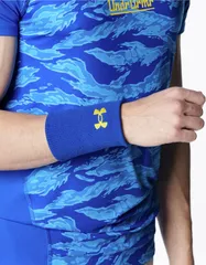 アンダーアーマー UNDER ARMOUR 野球&ソフトボール UA ニット リストバンド メンズ 汗拭き 刺繍可能 片手 片腕用 ブランドロゴ入り トレーニング 運動 シンプル アクセサリー   1364500 400 TEAMROYAL/TAXI