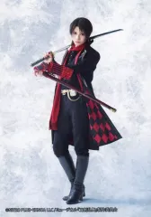 【中古】生写真(男性) 佐藤流司(加州清光)/キャラクターショット/Blu-ray・DVD「ミュージカル『刀剣乱舞』 ～陸奥一蓮～」刀ミュ公式サイト内通販特典撮り下ろし写真(戦闘 ver.)