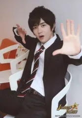 【中古】生写真(ジャニーズ) HiHi Jet/高橋優斗/膝上・座り・衣装黒・白・ネクタイ・左向き・両手パー/「JOHNNYS’ ALL STARS ISLAND」オリジナルフォト