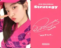 【中古】コレクションカード(女性) TWICE/ダヒョン(DAHYUN)/裏面ピンク・印刷サイン・メッセージ入り/CD「STRATEGY」(Step 2 ver.)封入フォトカード