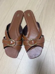 ザラ サンダル (新品)