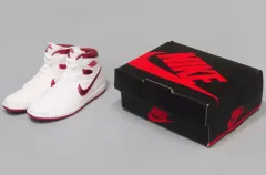 【中古】トレーディングフィギュア METALLIC BURGUNDY(White/Met Burgundy) 「NIKE Air Jordan 1 High 85 MINIATURE COLLECTION」のサムネイル
