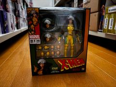 MAFEX No.242 ROGUE COMIC Ver. P - メルカリ