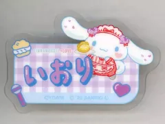 【中古】バッジ・ピンズ 野口衣織 オリジナルアクリルネームバッジ 「イコールラブ(=LOVE)×シナモロール」 ファミリーマート限定