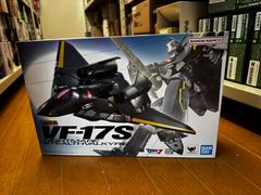 DX超合金 VF-17S ナイトメアステルスバルキリー(ガムリン木崎機)