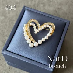 ダブルハートのブローチ　パール キラキラ かわいい新品 ガーリー コサージュ サークル ゴールド お呼ばれ パーティー 結婚式 披露宴 セレモニー 発表会 入学式 卒業式 入園式 卒園式 オケージョン フォーマル 謝恩会