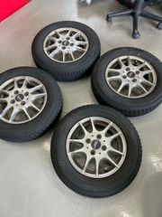 ハイエース スタッドレスタイヤ 195/80R15 - メルカリ
