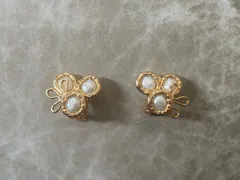 お花型大きめイヤリング　ヴィンテージ　ゴールド