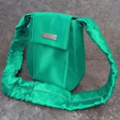 un/neu アンノイ ギャザー ハンドル サテン フラップ バッグ □□