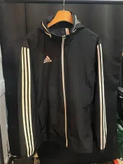 アディダス アディダス 正規品 新モデル ウィンドブレーカー