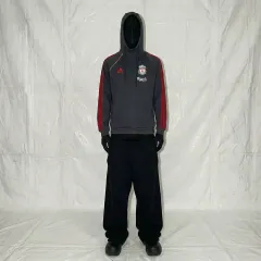 アディダス フーディー