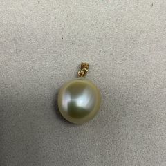 百貨店商品総本店】2569天然南洋白蝶真珠ゴールド茶金K18ペンダント12㍉UP 百貨店商品総本店】2569天然南洋白蝶真珠ゴールド茶金K18ペンダント12