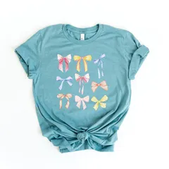 Simply Sage Market レディース トップス Tシャツ グラフィック Simply Sage Market Coquette Bow Chart Short Sleeve Graphicのサムネイル