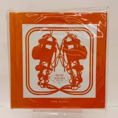 エルメスを代表するスカーフ「カレ」の歴代デザインをモチーフにした飛び出す絵本「エルメス ポップアップ」のサムネイル