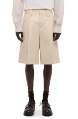ヘルムート ラング メンズ ボトムス ハーフパンツ・ショーツ リラックスフィット ショートパンツ Helmut Lang Relaxed Fit Pleat Front Chino Shorts Oaのサムネイル