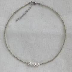 淡水パールとシルバービーズのネックレス／チョーカー