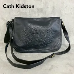 Cath Kidston キャスキッドソン ショルダーバッグ ブラック ローズ 型押し 薔薇 花柄 フラワー メッセンジャーバッグ 肩掛け 斜め掛け カバン 鞄 かばん 黒色 花 395281 インド製 コットン フラップ ★ ■■