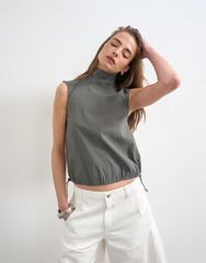 nestrobe【新品】 UpcycleLinoダンガリーVネックベスト - メルカリ