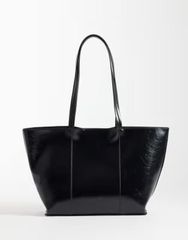 新品未使用☆KARA(カラ)トートバッグ☆定価10万8500円 - メルカリ