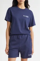 スポーティ アンド リッチ レディース トップス Tシャツ グラフィック Sporty Rich Gender Inclusive Play Tennis Graphic TShirt Dark Naのサムネイル