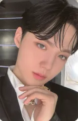 【中古】コレクションカード(男性) TREASURE/ドヨン/裏面赤/「2023 TREASURE CONCERT REBOOT IN SEOUL」トレーディングフォトカードE Ver.