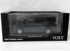 【中古】ミニカー 1/30 TOYOTA VOXY(ブラッキッシュアゲハガラスフレーク) -トヨタ ヴォクシー- カラーサンプル用ディスプレイモデル [221]のサムネイル