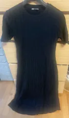 ザラ半袖ブラック ロング丈ワンピース