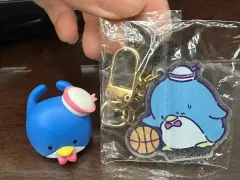 新品 サンリオ タキシードサム フィギュア リング & キーホルダー セット