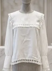 白タッセル装飾ブラウス 66 バスト48