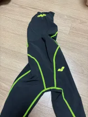 アリーナ ブラック 蛍光 バイカラー 競技用 水着