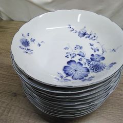 青い花柄の皿 10枚セット - メルカリ