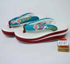 草履 ヒール高 3枚芯 3段 鼻緒刺繍 LLサイズ フリーサイズ 25.5cm 適合足サイズ25～26cm 白×ターコイズ NO42187