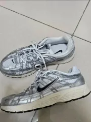 ナイキ P-6000 白 シルバー スニーカー