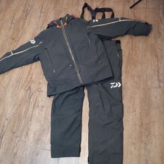 Daiwa DW-1004 GORE-TEX フィッシングスーツ 上下セット - メルカリ