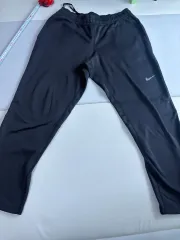 ナイキ ブラック トレーナー ズボン