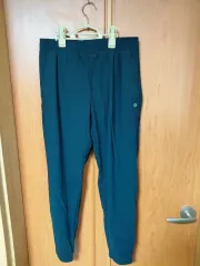 機能性ブラック ジョガーパンツ