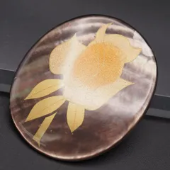 S719 シェル 洋銀刻印 ブローチ 金彩蒔絵 花 デザイン