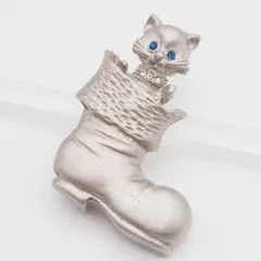 R410 ブローチ 猫 キャット ブーツ ブルーストーン風 ラインストーン シルバーカラー デザイン コスチュームジュエリー