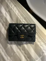 シャネル Classic スナップボタン キャビア カードウォレット