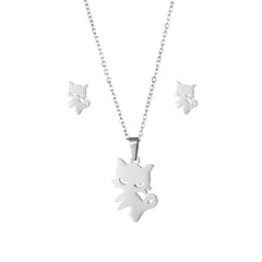 猫 ピアス ２つ入り 金属アレルギー対応 ネックレス付き ネコ お得３点セット クリスマス 彼女 ギフト おススメ アクセサリー 小動物 可愛い ペット 動物 ステンレス 誕生日 プレゼント 人気アクセサリー (タイプ②) [タイプ②]