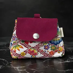 えんじ×白 紅型ポーチ｜沖縄の花が咲きすぎたカラビナ付きポーチ＊ハンドメイド