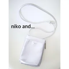 niko and...　ニコアンド　マルチポケットショルダーバッグ　シルバー　お出掛け　カジュアル　送料込み  6463706