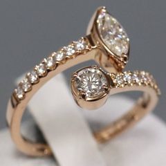 K18PG鑽石戒指 D0.17 D0.357 D0.234 3.7克 #12.5