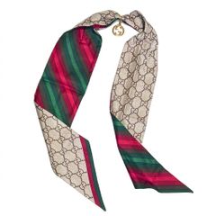 【本日限定価格】GUCCI バレンタインスカーフ　ハート　ツイリー 本日限定価格】GUCCI バレンタインスカーフ ハート ツイリー - メルカリ
