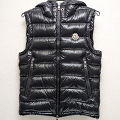 MONCLER ブラックダウンベスト（ハンガー付き） - メルカリ