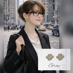 人気ꕤ︎︎ 四葉 クローバー ピアス イヤリング グレー