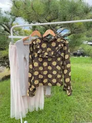 ブラック ブラウン イエロー 黄色 GOLD フリル ラッフル ハイネック 春 秋 長袖 ブラウス