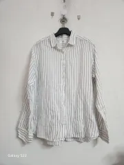 ユニクロ ストライプ シャツ 白