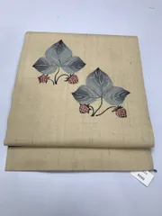 【中古】 名古屋帯 麻 夏帯 薄茶地に苺模様 九寸お太鼓柄 